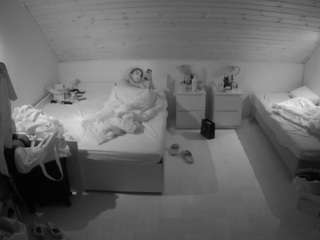 Live Sex Chat with Julmodels Bedroom-B3 (@voyeurcam-julmodels-greybed-3)