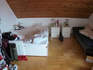 voyeurcam-julmodels-greybed-3's CamSoda show and profile