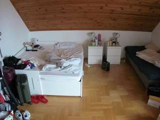 voyeurcam-julmodels-greybed-3