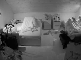 voyeurcam-julmodels-greybed-3 Profile Image