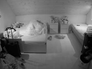 voyeurcam-julmodels-greybed-3 webcam model