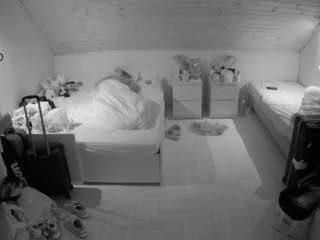 voyeurcam-julmodels-greybed-3 webcam model