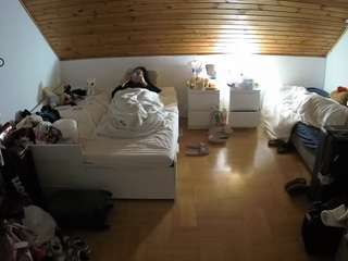 voyeurcam-julmodels-greybed-3 Flash live webcam