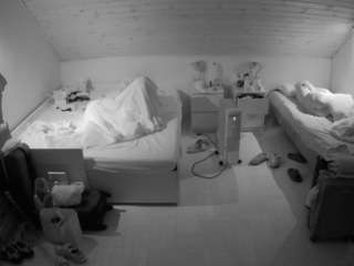 voyeurcam-julmodels-greybed-3 - Live HD Webcam