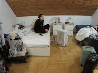 voyeurcam-julmodels-greybed-3