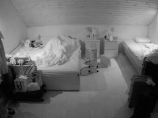 voyeurcam-julmodels-greybed-3's CamSoda show and profile