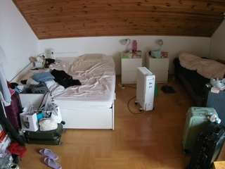 voyeurcam-julmodels-greybed-3