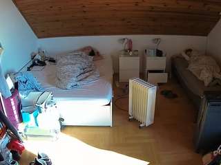 voyeurcam-julmodels-greybed-3