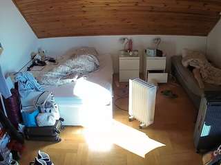 voyeurcam-julmodels-greybed-3