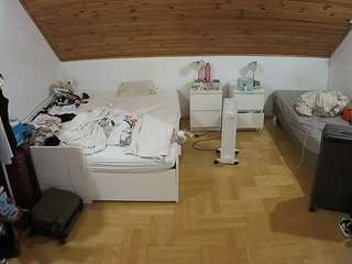 voyeurcam-julmodels-greybed-3 camsoda