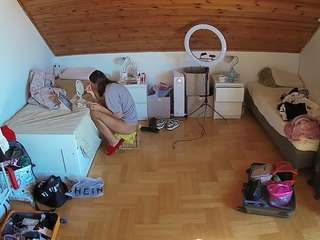 voyeurcam-julmodels-greybed-3