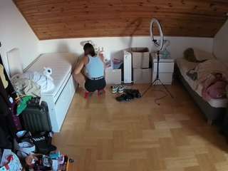 voyeurcam-julmodels-greybed-3