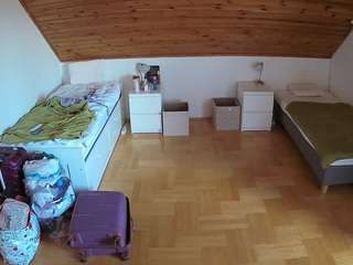 voyeurcam-julmodels-greybed-3