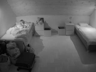 voyeurcam-julmodels-greybed-3 Sex Cam Show