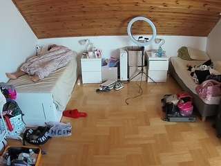voyeurcam-julmodels-greybed-3 Sex Cam Show