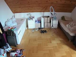 voyeurcam-julmodels-greybed-3 Sex Cam Show