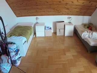 voyeurcam-julmodels-greybed-3 Sex Cam Show