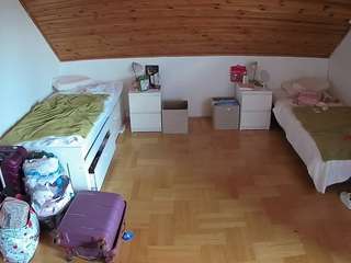 voyeurcam-julmodels-greybed-3 Sex Cam Show