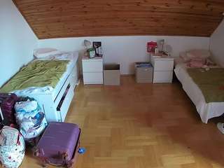 voyeurcam-julmodels-greybed-3 Sex Cam Show