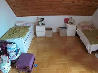 voyeurcam-julmodels-greybed-3 Sex Cam Show