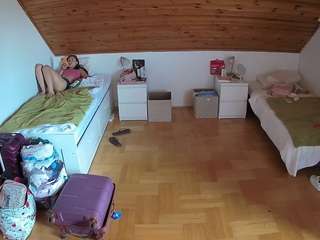 voyeurcam-julmodels-greybed-3 Sex Cam Show