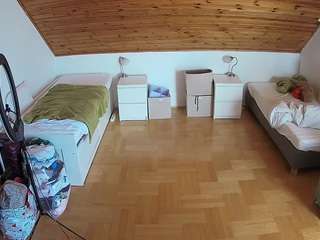 voyeurcam-julmodels-greybed-3 Sex Cam Show