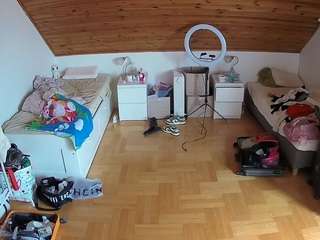 voyeurcam-julmodels-greybed-3 live webcam show
