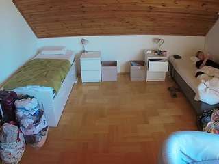 voyeurcam-julmodels-greybed-3 live webcam show
