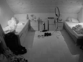 voyeurcam-julmodels-greybed-3 live webcam show
