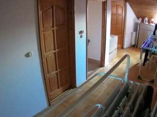 voyeurcam-julmodels-hall-2nd