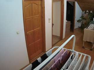 voyeurcam-julmodels-hall-2nd