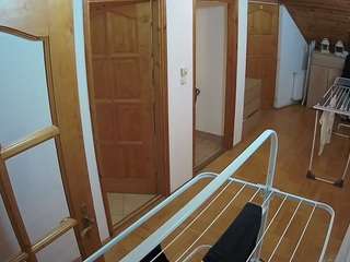 voyeurcam-julmodels-hall-2nd