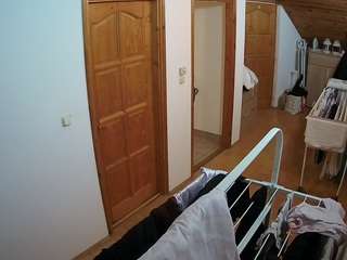 voyeurcam-julmodels-hall-2nd