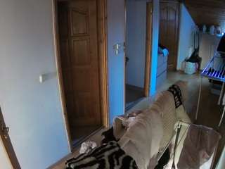 voyeurcam-julmodels-hall-2nd