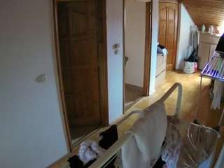 voyeurcam-julmodels-hall-2nd Pov live webcam