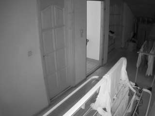 voyeurcam-julmodels-hall-2nd