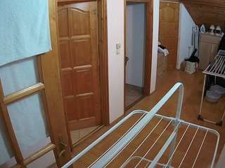 voyeurcam-julmodels-hall-2nd