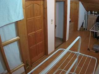 voyeurcam-julmodels-hall-2nd