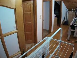 voyeurcam-julmodels-hall-2nd