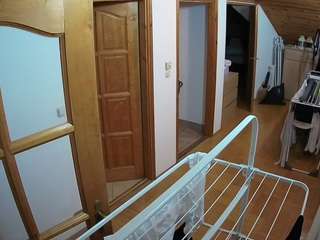 voyeurcam-julmodels-hall-2nd