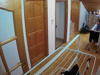Ce modèle est en direct maintenant. voyeurcam-julmodels-hall-2nd