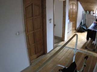 Dieses Model ist jetzt live. voyeurcam-julmodels-hall-2nd