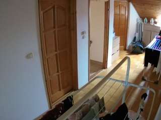 Эта модель сейчас онлайн. voyeurcam-julmodels-hall-2nd