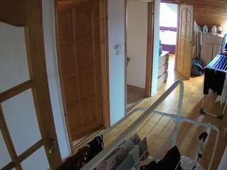 Mẫu này đang trực tiếp. voyeurcam-julmodels-hall-2nd