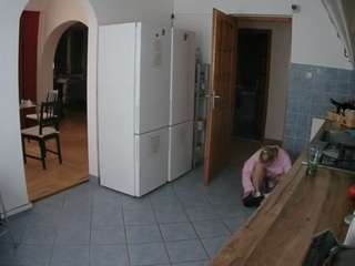 voyeurcam-julmodels-kitchen