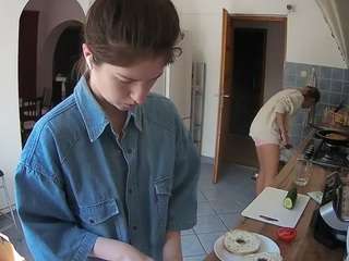 Yoyeur House camsoda voyeurcam-julmodels-kitchen