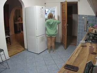 camsoda voyeurcam-julmodels-kitchen