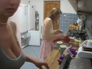 Voyeur H Ouse camsoda voyeurcam-julmodels-kitchen