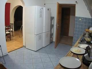 Online Cam Models camsoda voyeurcam-julmodels-kitchen