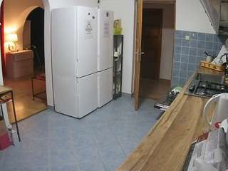 voyeurcam-julmodels-kitchen from camsoda